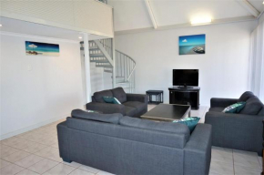 Osprey Holiday Village Unit 108 - Serene 3 Bedroom Holiday Villa with a Pool in the Complex, Exmouth